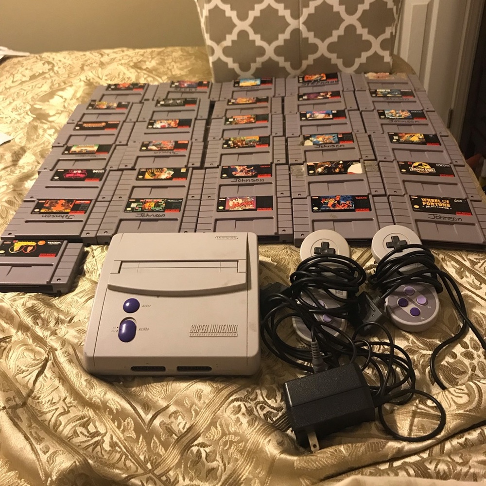 Nintendo Super NES with 31 games